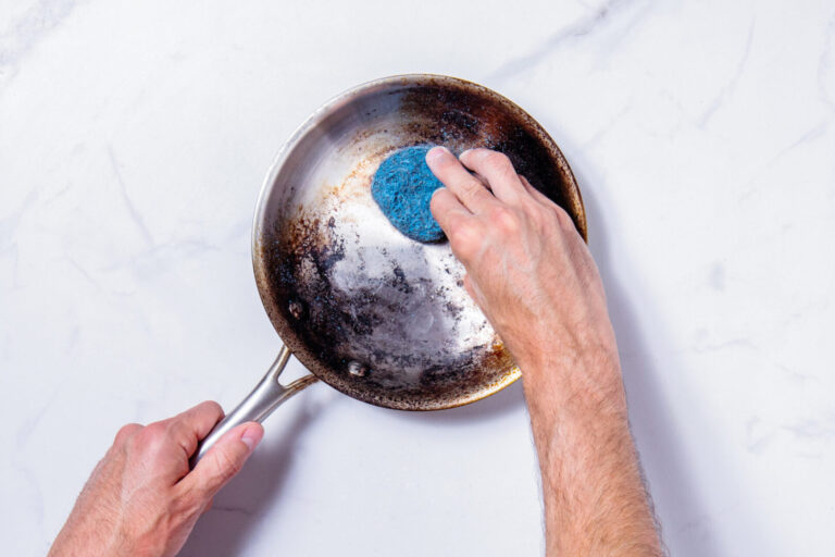 Remove Pan Stains In 5 Minutes